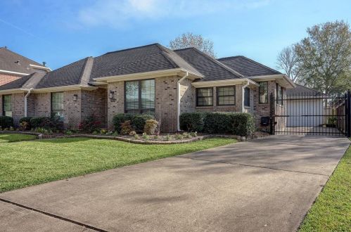 1924 Prairie Creek Dr, Pearland, TX 77581-5653