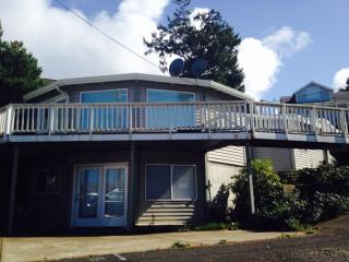 510 Coast Ave, Depoe Bay OR  97341-9691 exterior