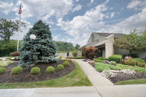 7230 Creekview Dr, Cincinnati OH  45247-2809 exterior
