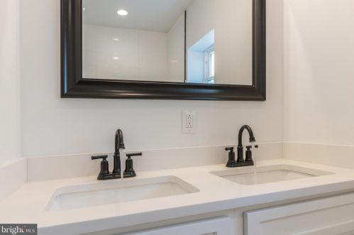 1732 19th St, Philadelphia PA  19145-2046 exterior