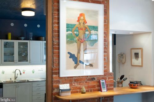 867 30 St, Philadelphia PA 19121-3604 exterior