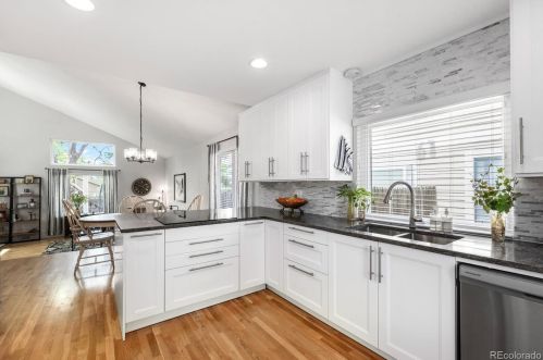 7869 Valentia St, Englewood CO  80112-3301 exterior