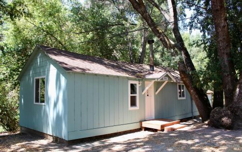 9251 State St, Redwood Valley, CA 95470-6406