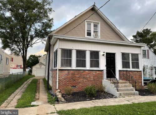 36 4th Ave, Trenton, NJ 08619-3213