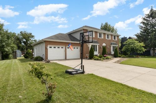 5249 Hanley Ln, Crown Point, IN 46307-1511