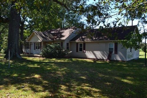 4261 Sharon Hwy, Dresden, TN 38225-5729