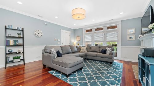 3806 Ashland Ave, Chicago, IL 60613-2708