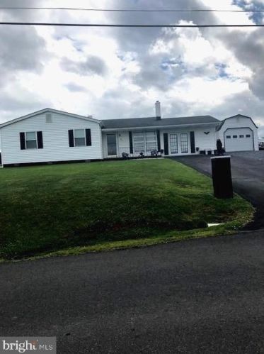 65 Church Rd, Edinburg, VA 22824-2845
