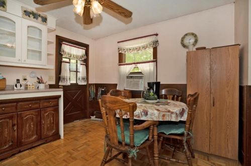 154 Manley Dr, Glocester, RI 02859-2001