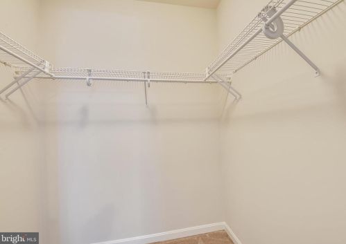 7112 Ayers Meadow Ln, Springfield VA  22150-4915 exterior