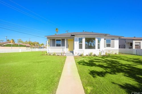2137 11th St, Santa Ana, CA 92703-1924