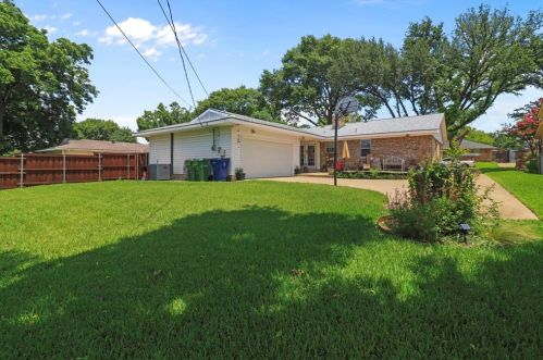 3809 Dartmouth St, Garland TX  75043-2213 exterior