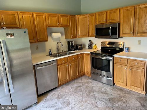 2417 Chadwick Ct, Harrisburg, PA 17110-3560