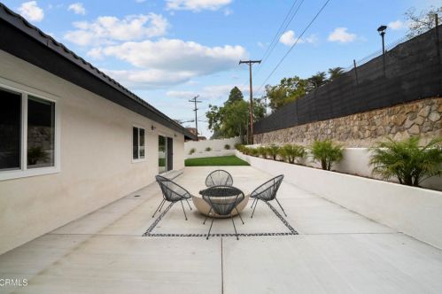 3579 Pontiac St, Glendale CA  91214-1822 exterior