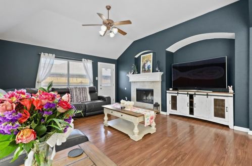 2232 Deniro Dr, Fort Worth TX  76134-4155 exterior