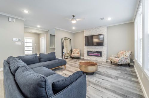 3639 Bickers St, Dallas TX  75212-2208 exterior