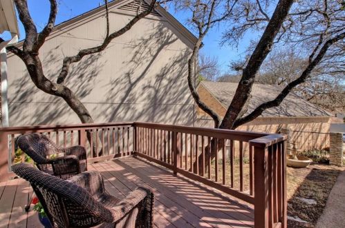 6904 Dogwood Holw, Austin TX  78750-8213 exterior