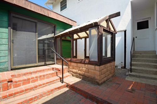 2362 Chapman Rd, Glendale CA  91214-3013 exterior