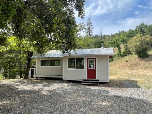 7100 Hearst Willits Rd, Willits, CA 95490-9224