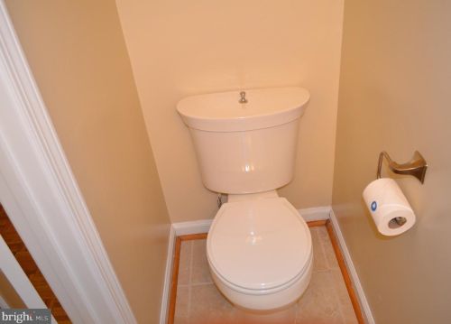 8902 16th St, Silver Spring MD 20910-2231 exterior