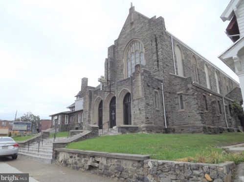 4647 Broad St, Philadelphia, PA 19140-1202