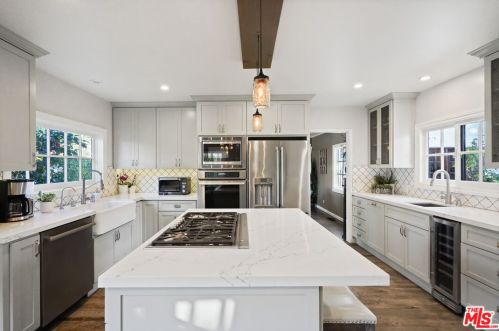 958 Mountain St, Glendale CA  91202-1046 exterior