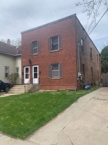 1208 Greenwood Ave, Rockford, IL 61107-4208