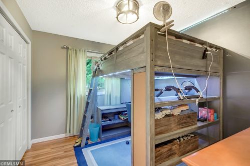 2025 Bluestone Ln, Saint Paul MN  55122-2830 exterior