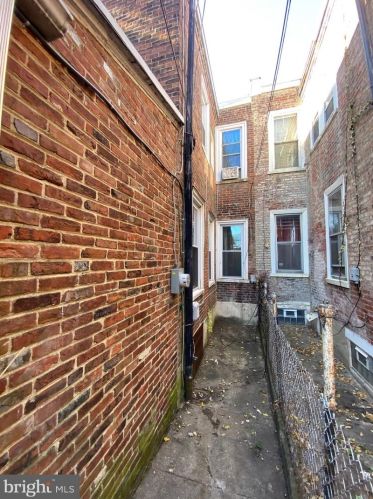 221 64 St, Philadelphia PA 19151-3403 exterior