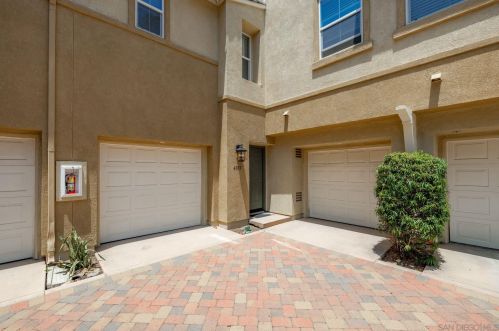 4033 Peninsula Dr, Carlsbad, CA 92010-5565