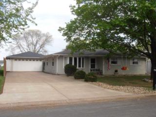 627 13th Ave, Hampton, IL 61256-9611