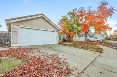 8676 Spring House Way, Elk Grove, CA 95624-1230