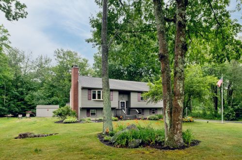 46 Eldridge Rd, York, ME 03909-1447