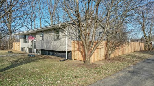 1104 Rosedale Ave, Springfield, OH 45506-2326