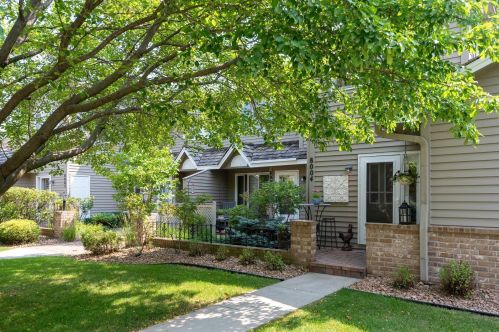 8004 111th St, Minneapolis, MN 55438-2812