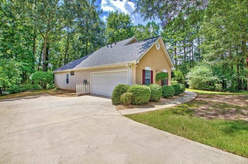 15 Merion Way, Newnan, GA 30265-3326