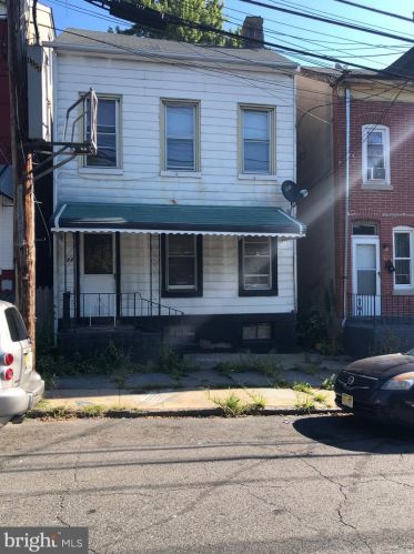 130 Old Rose St, Trenton, NJ 08638-3952