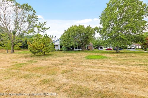 95 Old Orch Ln, Tinton Falls NJ 07712-2569 exterior