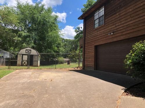 6 Harriette Dr, Stockbridge GA  30281-3867 exterior