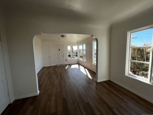 8070 Lincoln St, Lemon Grove, CA 91945-2591