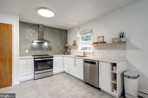 1651 Sunset Ave, Lancaster PA  17601-4355 exterior