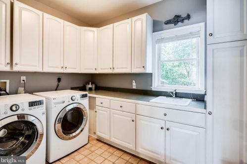 612 Cpe Mckinsey Dr, Severna Park MD 21146-4057 exterior