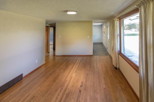 510 Maplewood Dr, Sycamore IL  60178-1212 exterior