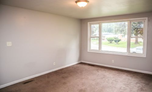 128 Toro Cir, Carpentersville, IL 60110-1138