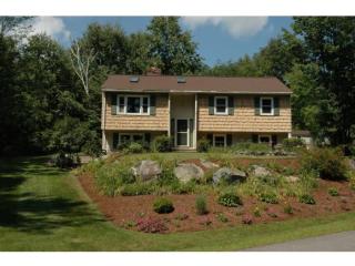 23 Winter St, Goffstown, NH 03045-1726