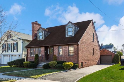 214 Seymour Ave, Point Pleasant Beach, NJ 08742-3132