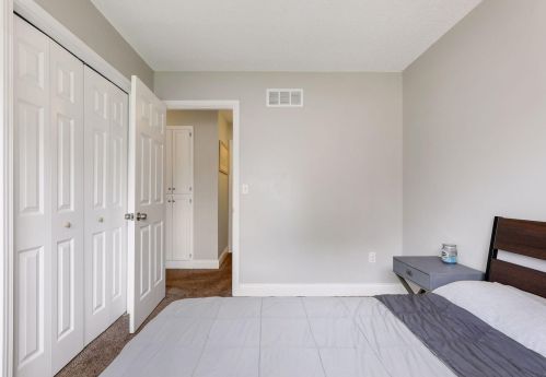 9063 Glacier Rd, Saint Paul MN  55125-3467 exterior