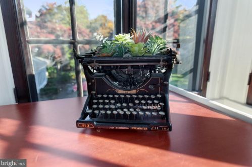 501 Warwick Rd, Tavistock NJ 08033-3831 exterior