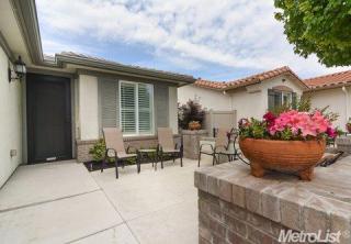 2389 Shadow Berry Dr, Manteca, CA 95336-5131