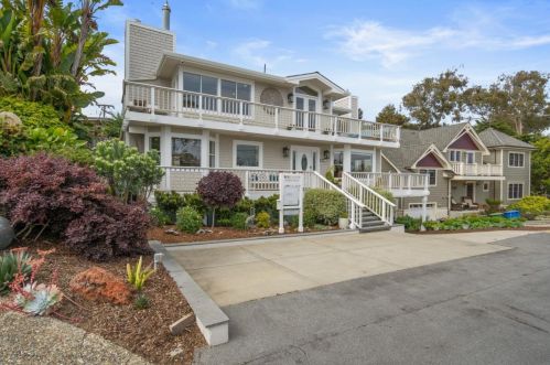 57 Sunset Dr, Watsonville, CA 95076-9653